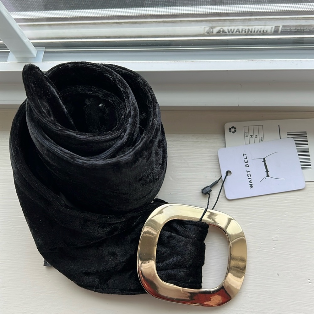 Wide waist velvet belt